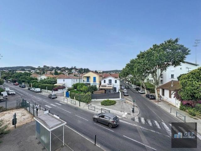 HYÈRES – Appartement T2 avec terrasse et parking couvert