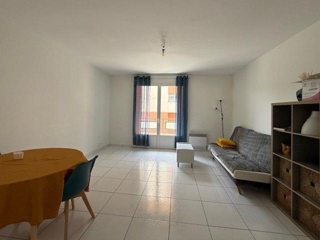 HYERES GARE T3 66 m² balcon et grenier