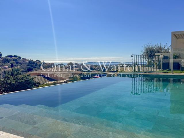 HYERES DOMAINE PRIVE VILLA 5 PIECES AVEC VUE MER