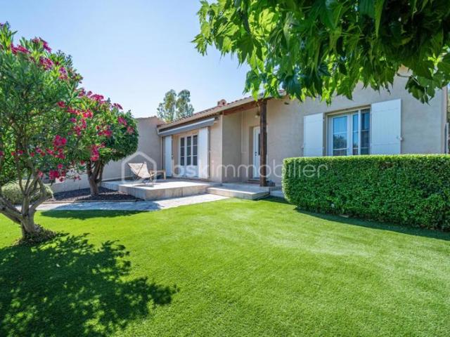 HYERES ELEGANTE VILLA DE PLAIN PIED RENOVEE AVEC SOIN