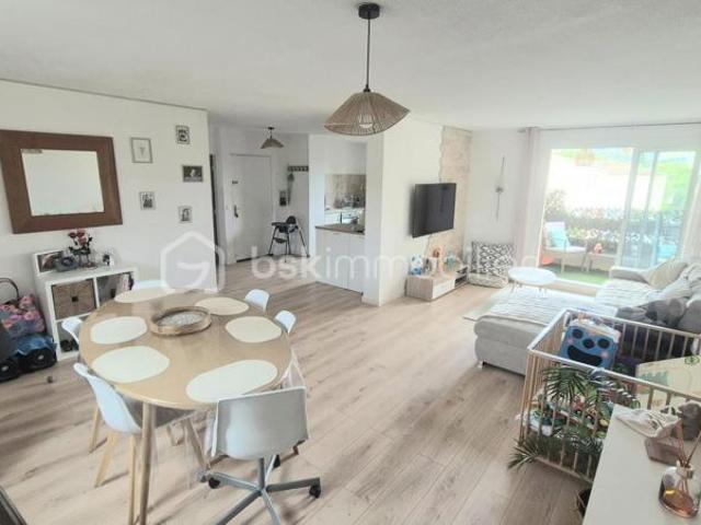 HYERES OUEST Appartement T4 de 91 m² Terrasse Stationnement privatif