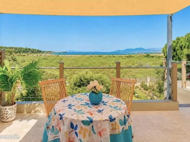 Hyères Le Pousset, villa composée de deux Type 3 indépendants face au site Natura 2000 des Pesquiers