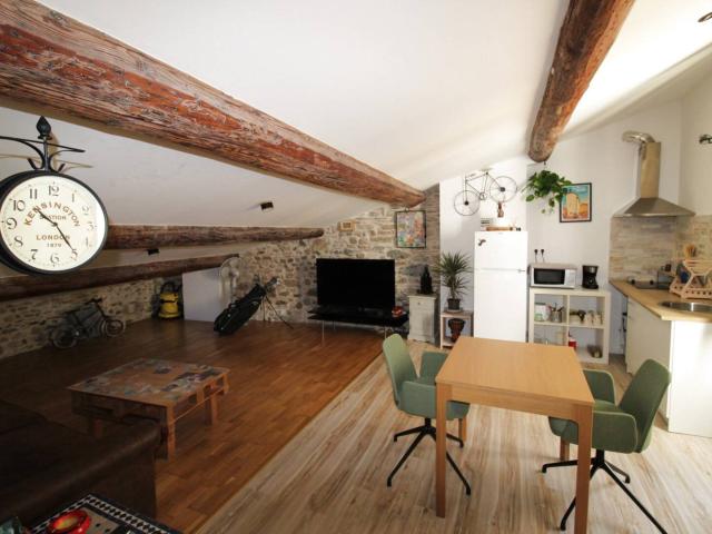 HYERES PLACE MASSILLON / T2 Mansardé de 29.04 m²