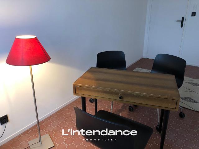 HYERES PROXIMITE GARE SNCF BUREAUX PARTAGES OU PRIVES