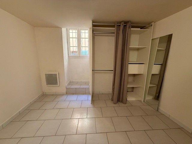 HYERES T2 de 41.29 m² au rez de chaussée surelevé