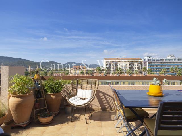 Hyeres T3 Dernier Etage Terrasse Degagee 80m² Hyères
