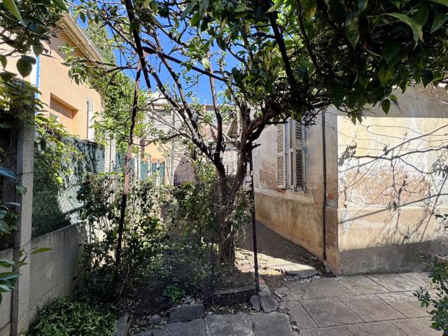 Hyères Villa de 196m2 à rénover avec fort potentiel
