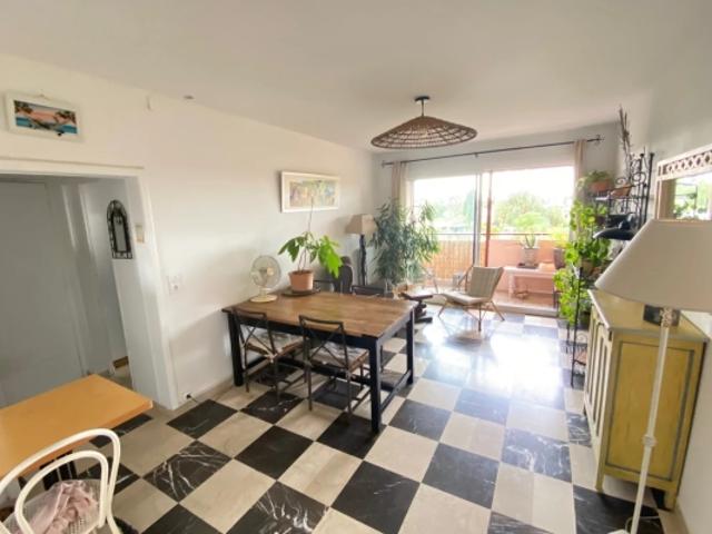 HYERES VILLE AU CALME APPARTEMENT T4