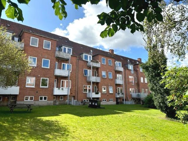 Hyggelig 2V i Odense C med altan og fællesfaciliteter