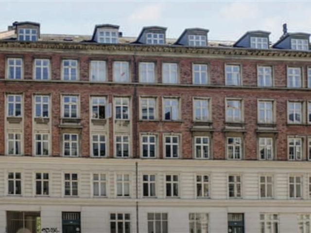 Hyggelig 2V lejlighed med fantastisk beliggenhed ved Trianglen og Søerne, København Ø, København