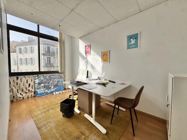 HYPER VILLE LOCAL PROFESSIONNEL