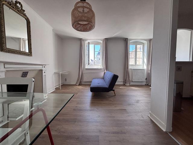 Hyper Centre appartement 3 pièces meublé