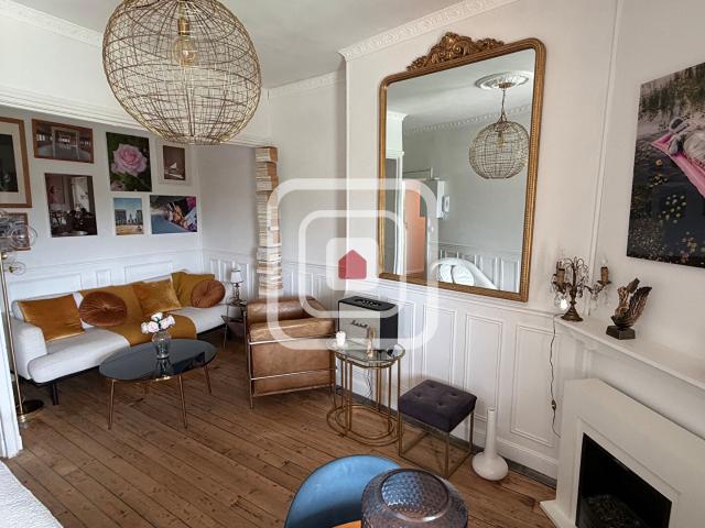 HYPER CENTRE APPARTEMENT T3 DERNIER ETAGE INDEPENDANT