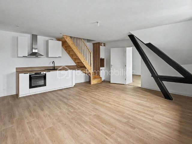 HYPER CENTRE D’AMIENS – APPARTEMENT T4 DUPLEX DE 76 M² AU 3E ET DERNIER ÉTAGE AVEC ASCENSEUR
