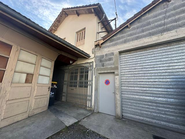 Hyper Centre De Lourdes, Immeuble De Rapport, Divise En Plus. 300m² Lourdes
