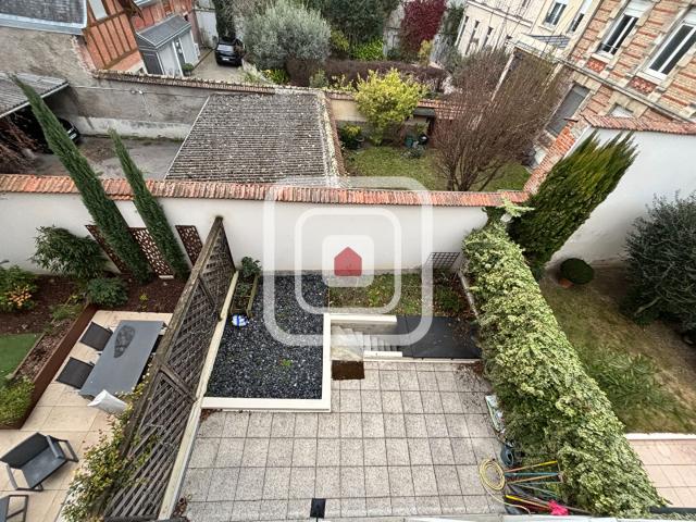 HYPER CENTRE REIMS MAISON PRESTIGE T7 200M2 AVEC JARDIN GARAGE
