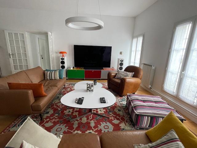 HYPER CENTRE, RESIDENCE AVEC ASCENSEUR, APPT F5bis env 162 m&