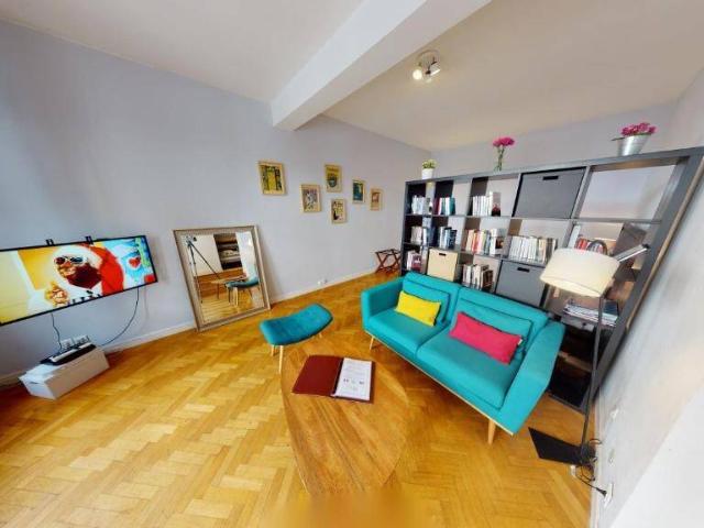 HYPER CENTRE RUE GRANDES ARCADES APP. 42,56 m² ASCENSEUR