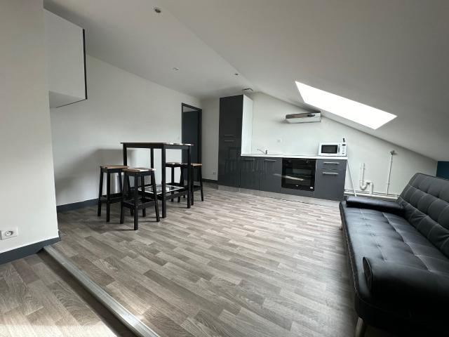 hyper centre t2 meublé avec cuisine équipée et aménagée