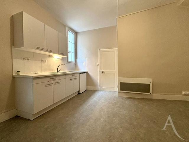 Hyper centre ville Appartement deux pièces rue Bourbonnoux !
