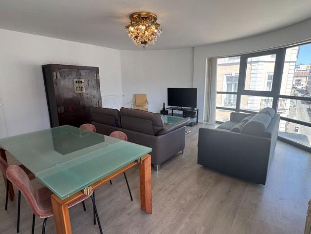 Hyper Centre Ville Vaste Appartement 2 piÃ¨ces MeublÃ© de 70mÂ², Terrasse Sud, Parking privÃ© Calme Standing