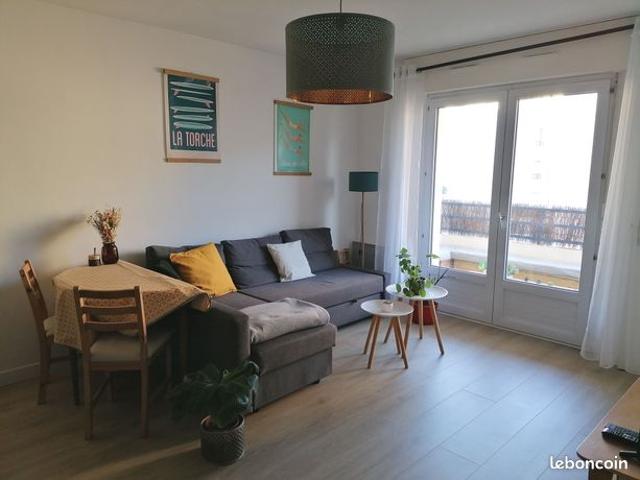 Hypercentre – T2 lumineux et au calme, petite copropriété, terrasse plein sud sans vis à vis + parking