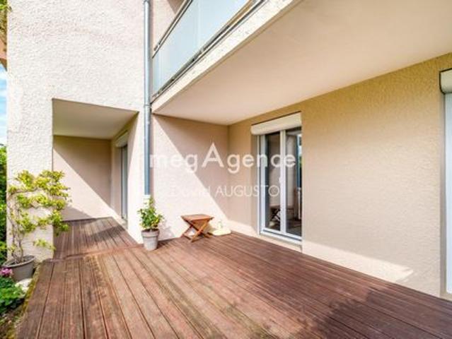 HYPERCENTRE DE LA TOUR, 5 PIECES AVEC TERRASSE, CAVE ET STATIONNEMENT