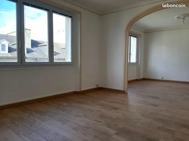 HYPERCENTRE Elégant appartement de caractère T5 avec Ascenseur, Cave et Chambre de bonne