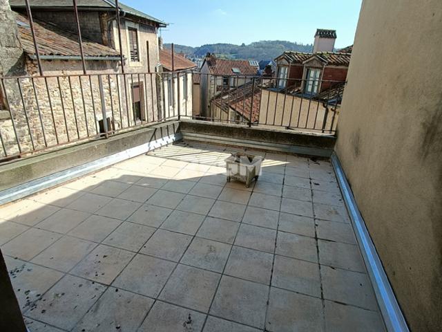 Hypercentre Périgueux T3 de charme avec terrasse plein sud