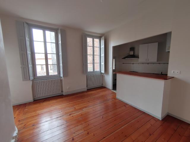 Hypercentre Rue de la Pomme Appartement T3 au calme