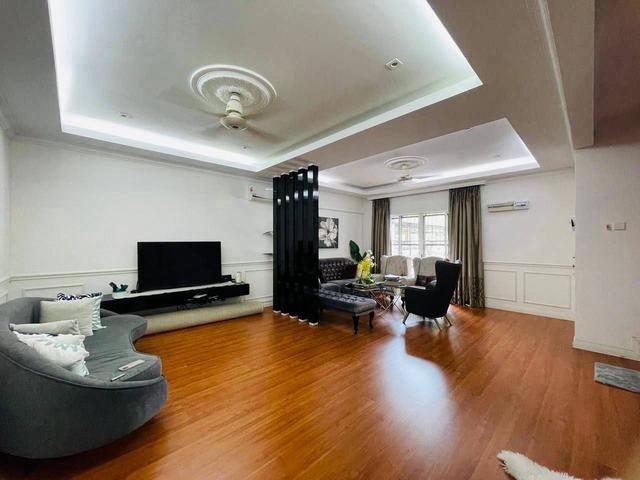 Hyperlink Big Land 22x120 2 Storey Jalan Kristal Seksyen 7 Shah Alam