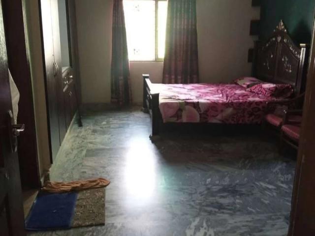 I m selling 10 Marla house double corner Lahore Airport Road ID 07156