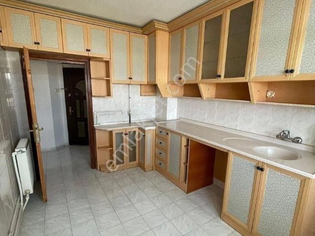 İmir Emlak'tan 3+1 135m2 2.kat Asansörlü Daire