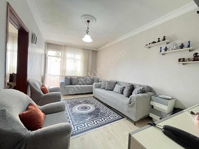 İmren Gayrimenkulden S.çeşme Mh. 3+1 110 M2 Cadde Üstü 2. Kat