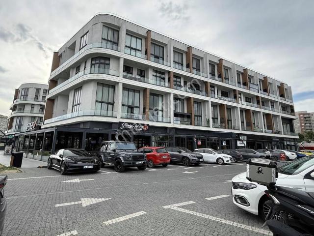 İn Mari Projesinde Kurumsal Kiracılı 300m2 Dükkan + Açık Alan