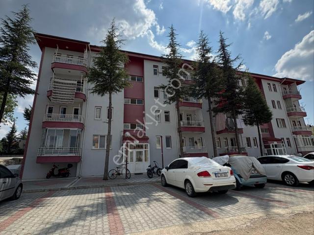 İnal Emlaktan Isparta Merkez Batıkent Mahallesinde Satılık 3+1 120 M2 Daire