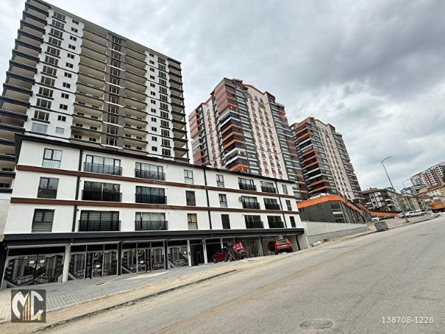 İNANILMAZ FIRSAT*CADDE ÜZERİ SIFIR SİTEDE FUL EŞYALI GENİŞ 1+1