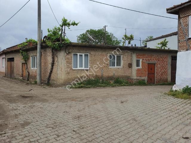 İnceoğlundan Melik Mahallesinde 328m2 Satılık Müstakil Köy Evi