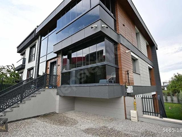 İncek'te Merkezi Konumda Ultra Lüks 4+2 Villa KALİ A.Ş