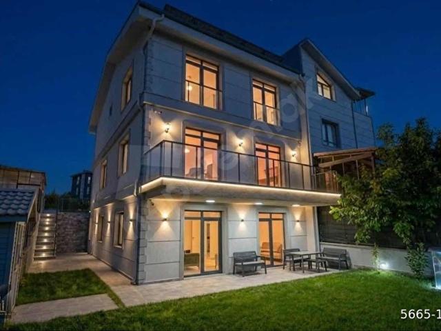 İncek'te Oturuma Hazır 3+2 Sıfır Villa KALİ A.Ş