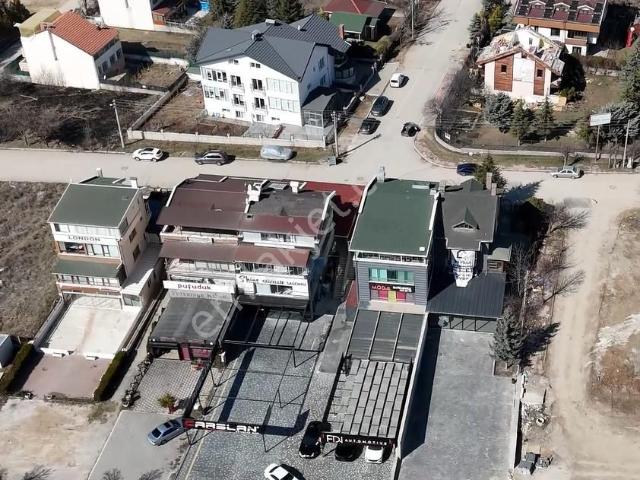 İncek Bulvarına Cephe 4 Katlı Ticari Bina