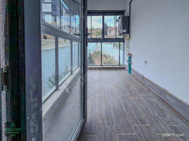 İncek Kızılcaşar Satılık 2+1 Ara Kat Yerden Isıtma Kapalı Balkon