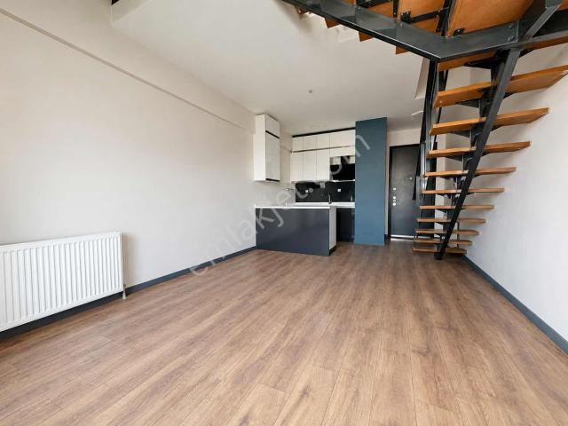 İncek Kızılcaşarda 55 M² Güney Cephe Satılık 1+1 Loft Boş