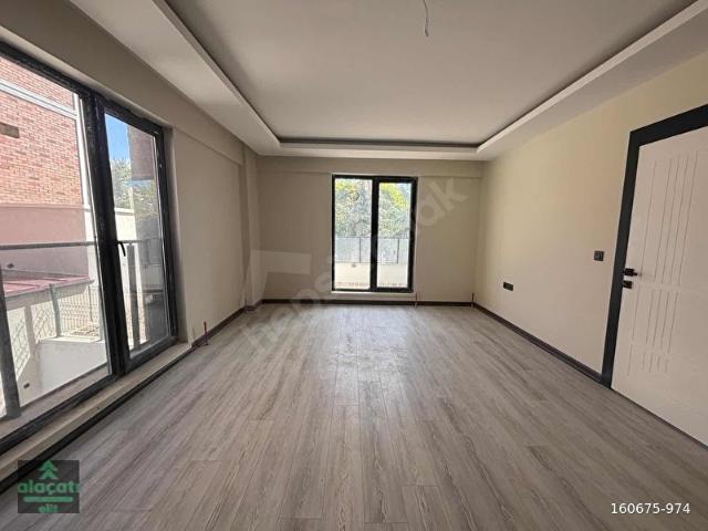 İNCEK KIZILCAŞAR'DA MERKEZİ KONUMDA DÜZ 2+1 SATILIK DAİRE