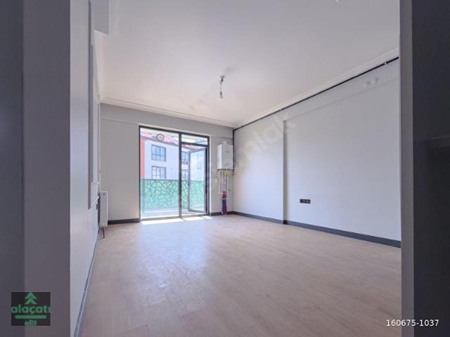 İncek Site İçi Satılık 1+1 Daire Balkon Otopark Güney Cephe