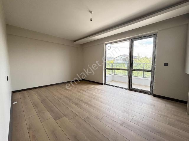 İncek Taşpınar'da Satılık Arakat Düz 2+1 Daire