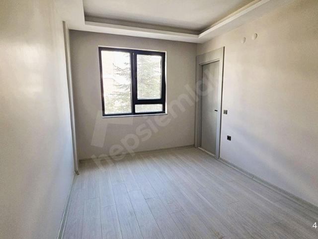İNCEK TAŞPINAR 2 BANYOLU ARA KAT GENİŞ KULLANIM KÖŞE SATILIK 2+1