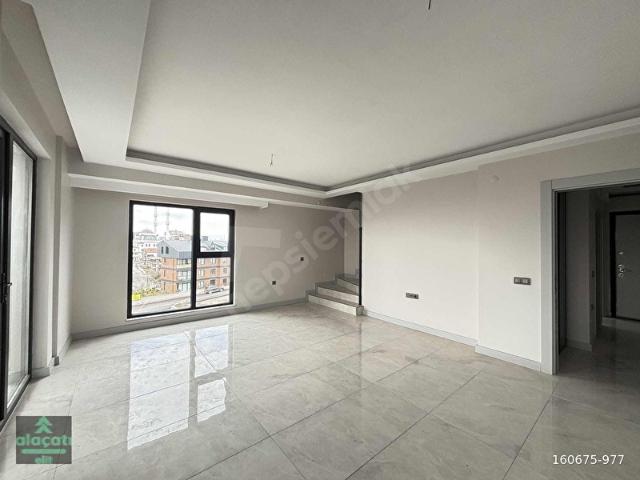 İNCEK TAŞPINAR'DA SATILIK 4+1 DAİRE EBEVEYN BANYOLU BULVAR YANI