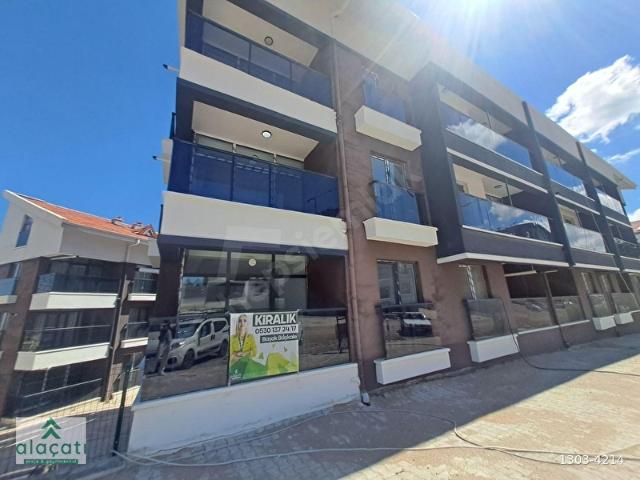 İNCEK' TE GÜNEY CEPHE GENİŞ OTURMA ALANI 1+1 KİRALIK DAİRE