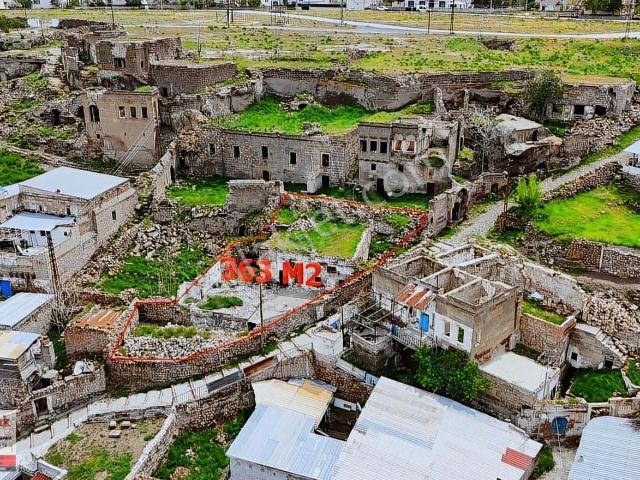 İncesu Merkezde 363m2 Kaya Oymalı Tarihi Taş Ev